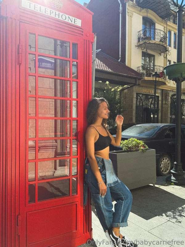 Someday I'll take a photo near a real phone booth in London💂..