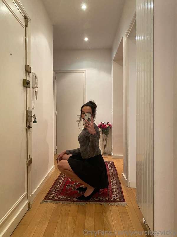 Call me a good girl and I will instantly drop for your cock ..