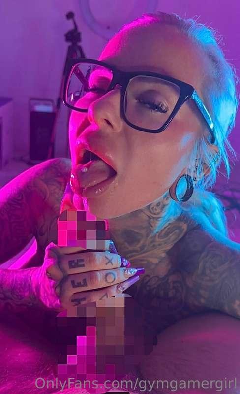 let me be ya sexy nerd 🤓