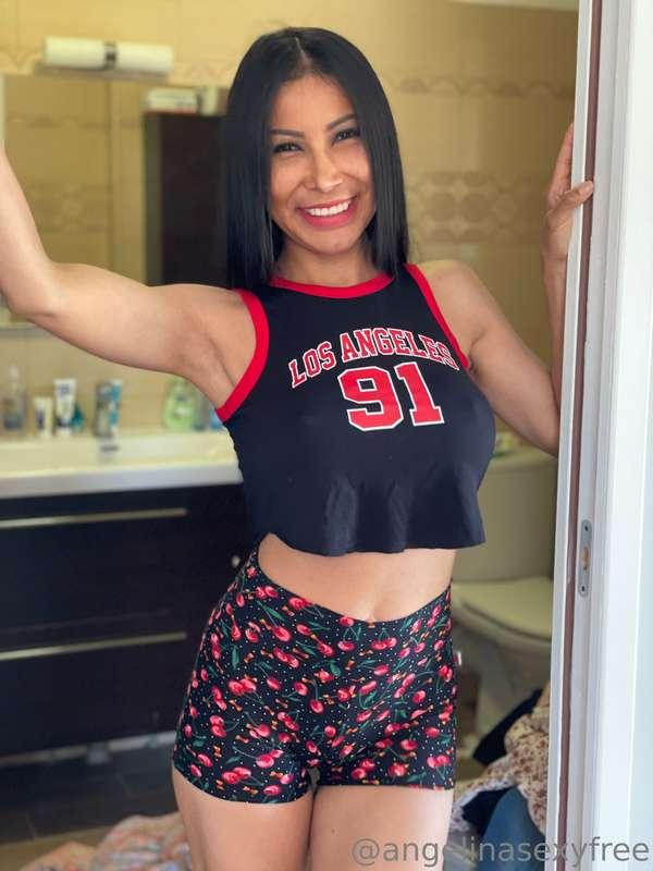 I need someone to make me cum, I'm so tired of being shy, do..