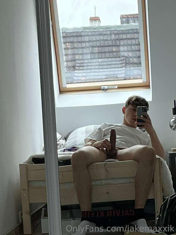 I want to get in some ass today 😈🍑