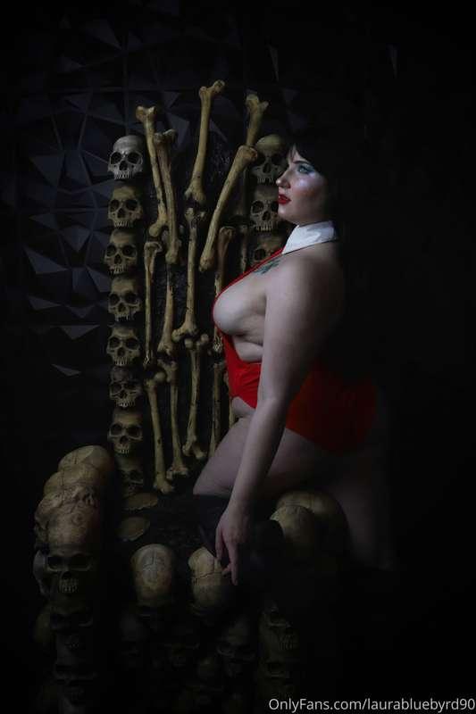 Side bewb like WHOA!  Pic by Sventure_snaps