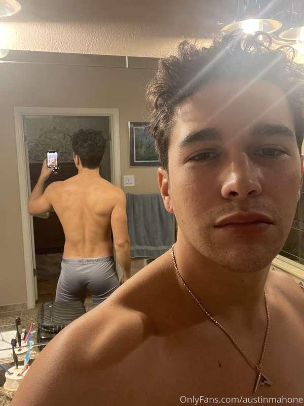 Can you guess what today’s special is? 😏 Tell me in the DMs ..