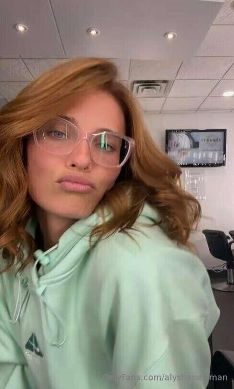 missing this hair color right about now 🩷