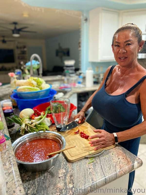 I love cooking I can make anything you like 😘