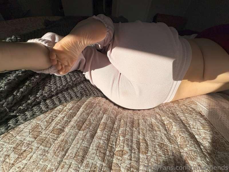 ok i know this is tough BUT would u rather.. 