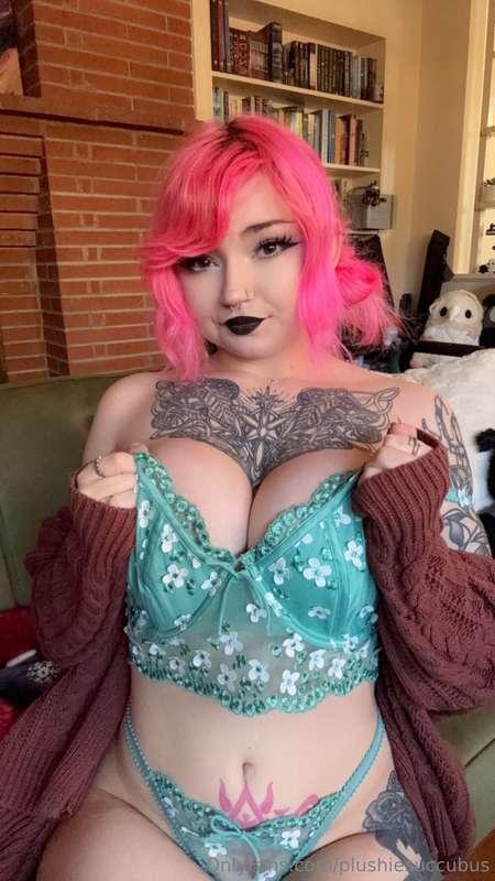plushiesuccubus image #2
