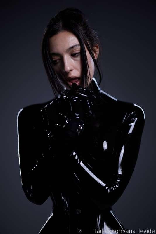 ana_levide image #400