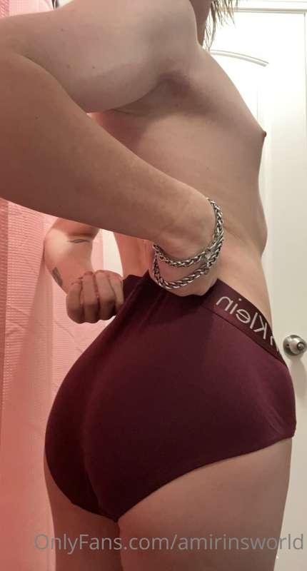 Just some quick after shower photos 💗