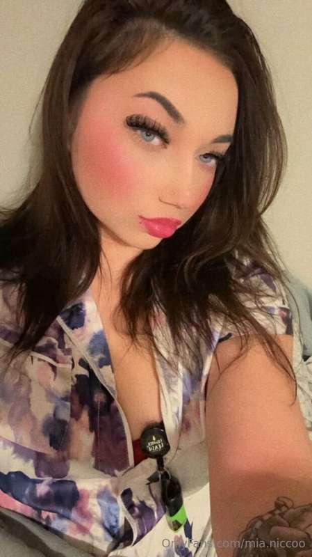 Let’s get this halloween weekend started with something sexy..