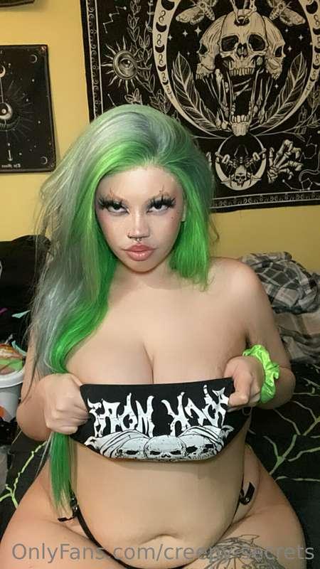 I wanna take a ride in your disco stick, ima send out a foot..