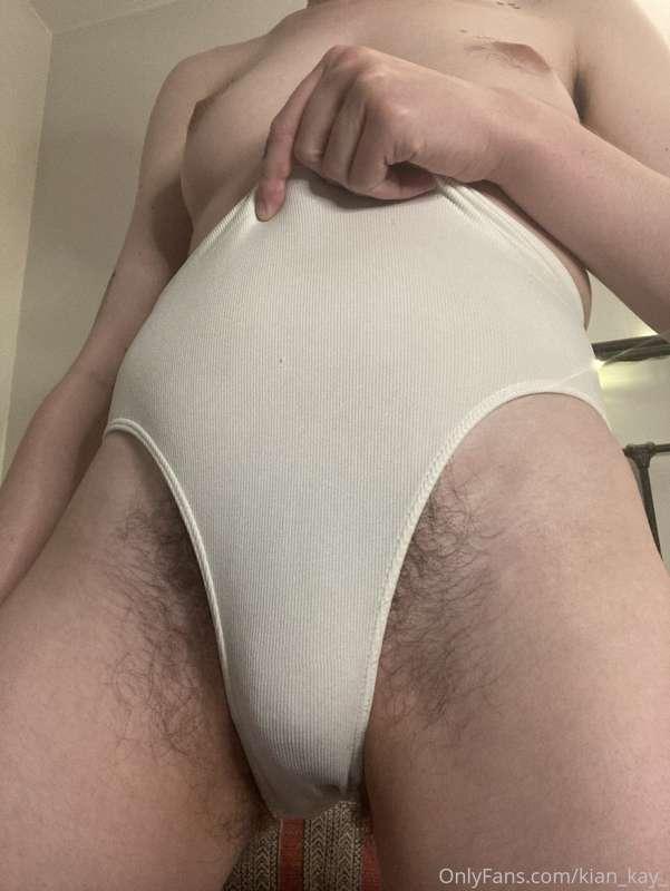 I love my lil bulge 🤗