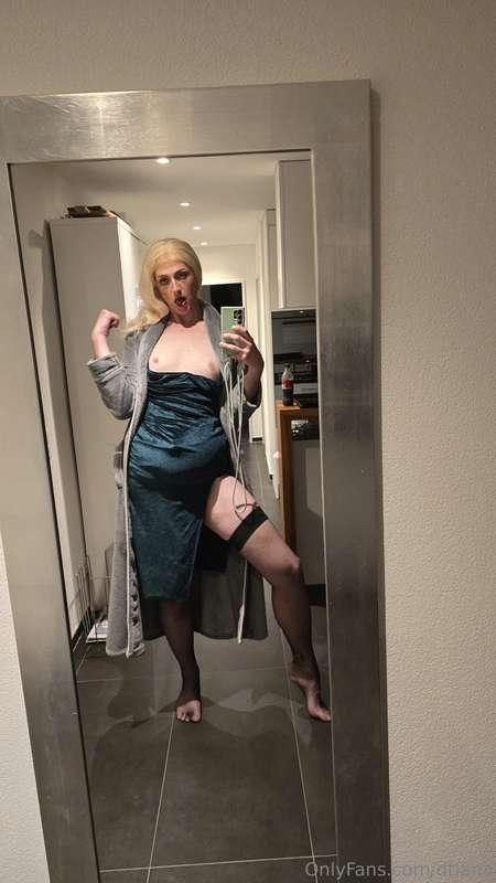 Spicy🔥🔥 comment if you like the dress❤️