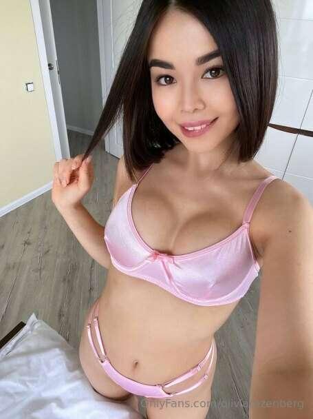 @asian_cake
This is the cutest Asian girl you've ever seen😇U..