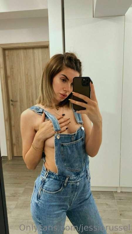 Heyyyy. Anyone who tips on this photo will receive the tople..