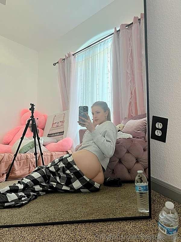 If you jerk off to my ass, can I watch?