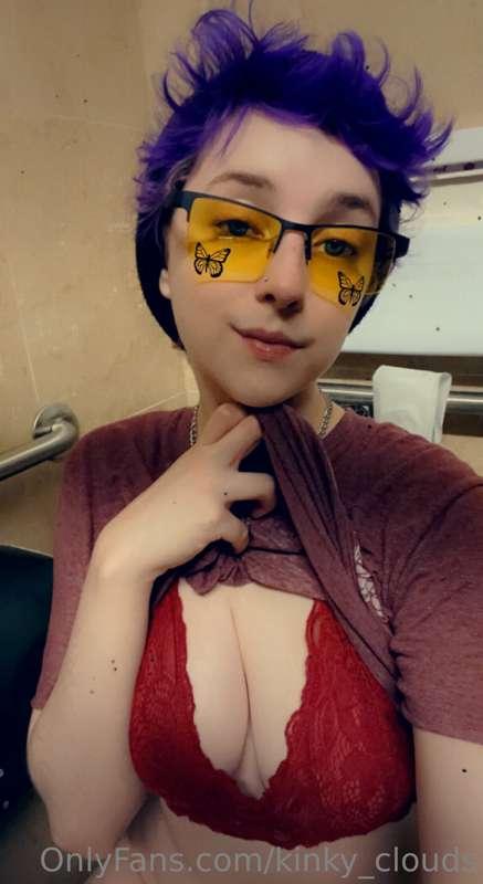 Looking through a bunch of old cute and casual nudes, and I ..