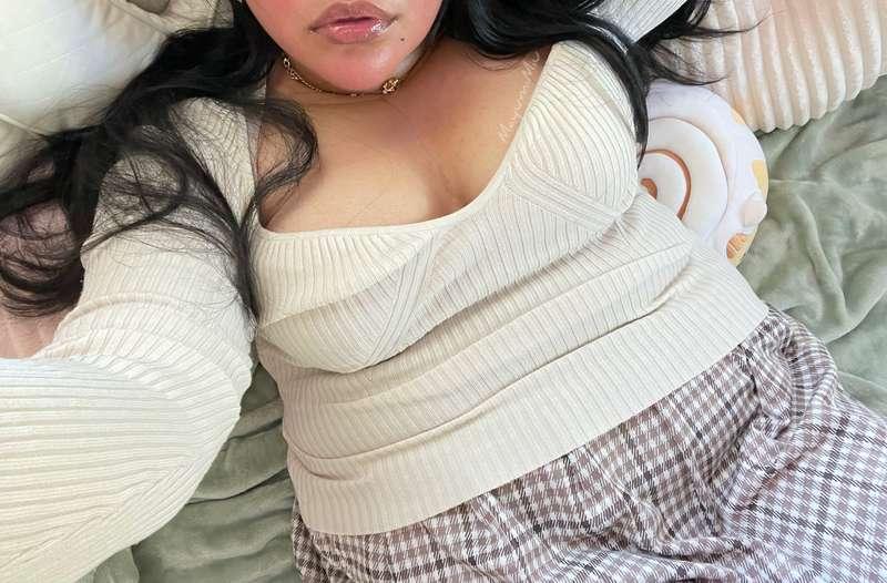 i hope you’re having naughty thoughts about me 😇