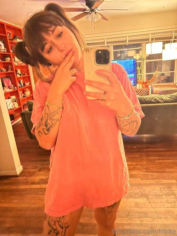 Thinking about making a video hmmmm idk 🤷‍♀️ boudoir shoot o..