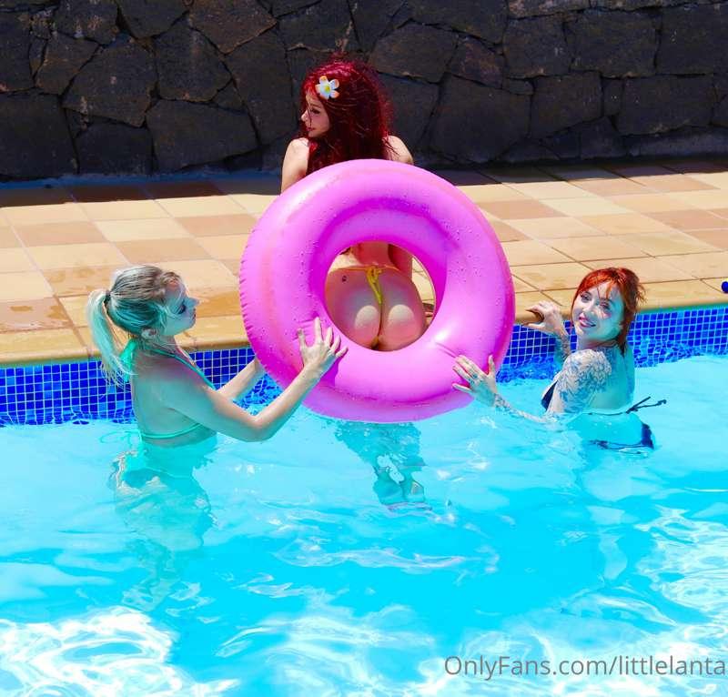 Pool Party! 💕🔫💦
@toychloe @evaray