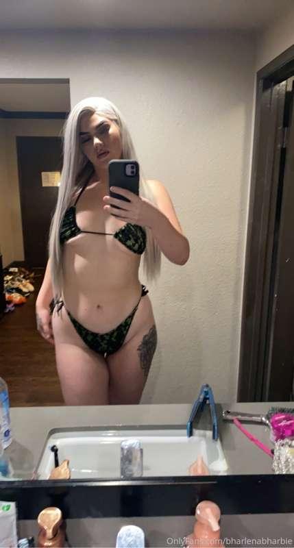 Hey papi u like what u see bby 🖤
