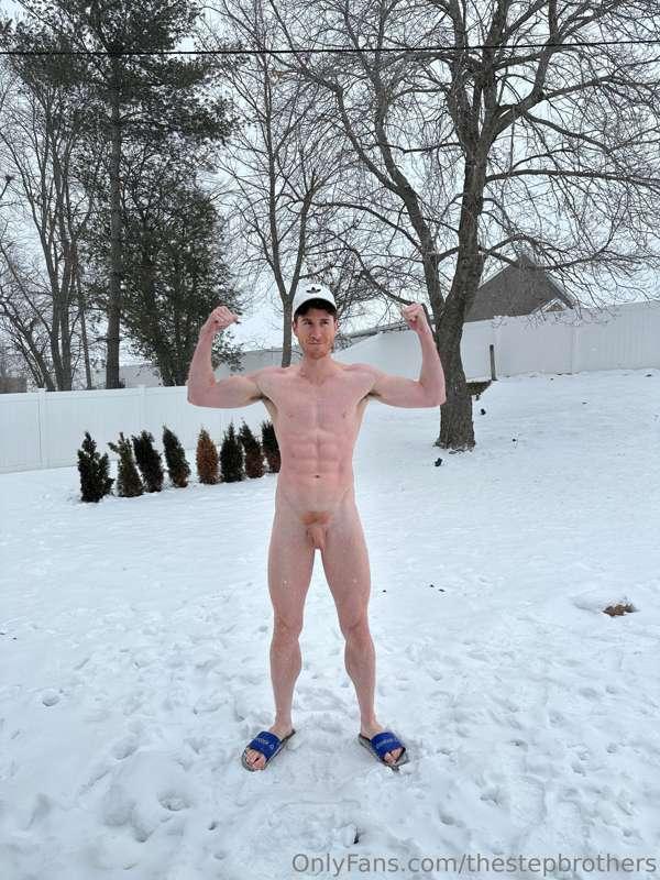 It's -3º outside... Who wants to warm me up?? 🔥