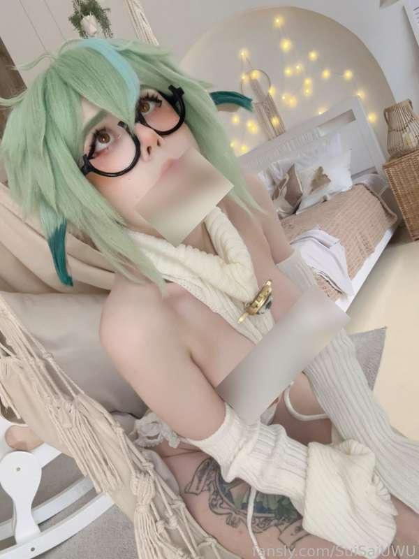 Hottie Sucrose with cute glasses ^-^