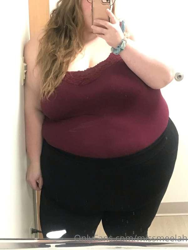 Enjoying my fat body today💋