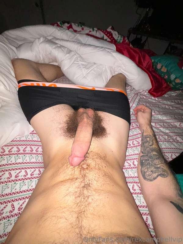 I’m horny text me for customs ;) 