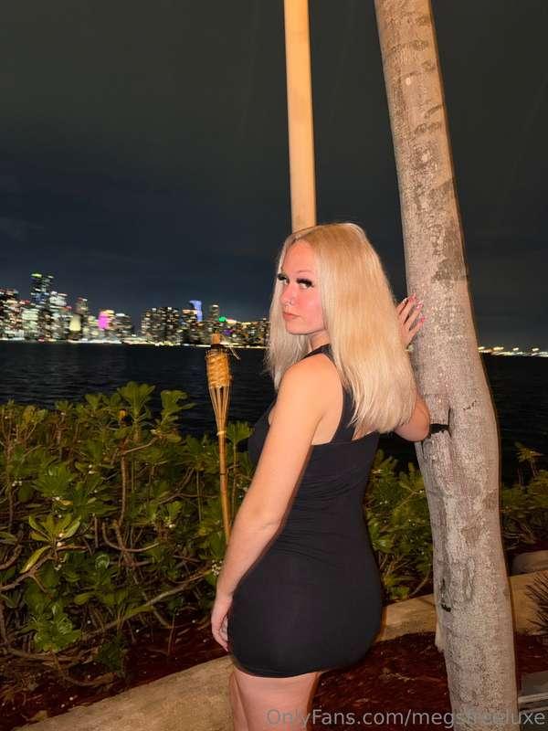 dinner with a view?? 😋😈