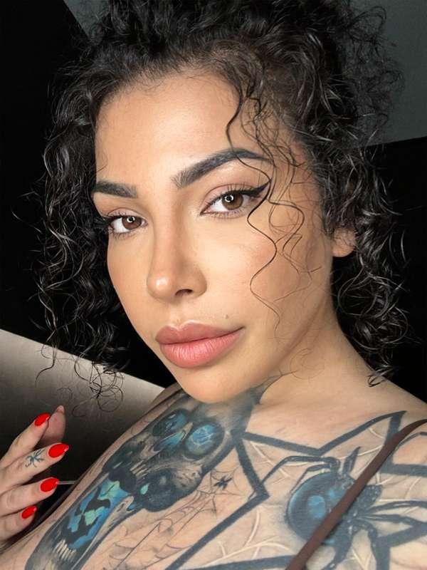  Where do you want me first? 😏💦