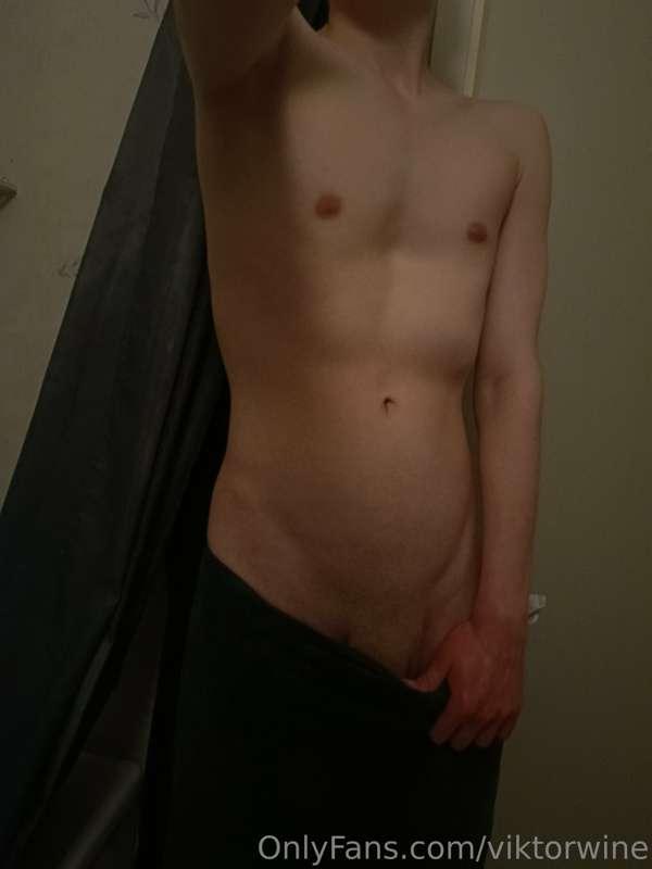 I wish I had some comapany in the shower...

Happy saturday ..