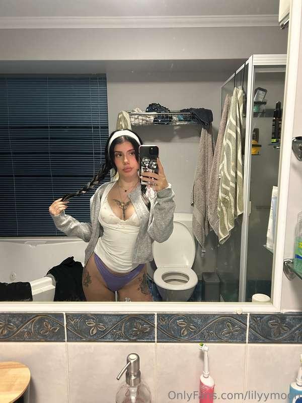 lilyymoon image #0