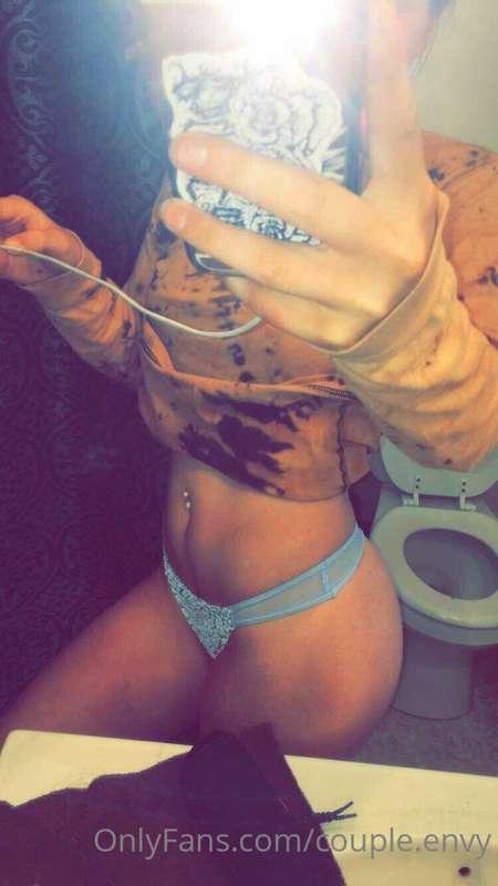 Let's start it out with a freebie or two😘