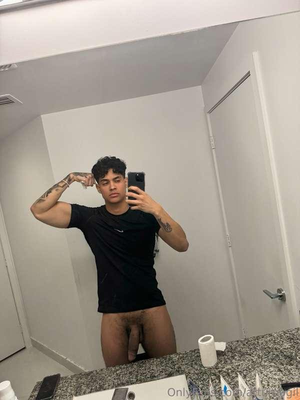 Too distracted? Don’t worry, I don’t blame you 😈