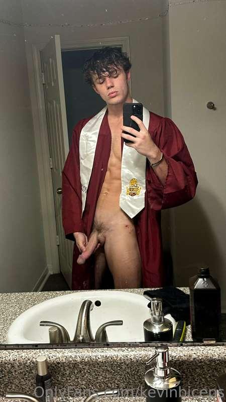 kevinbiceps image #1