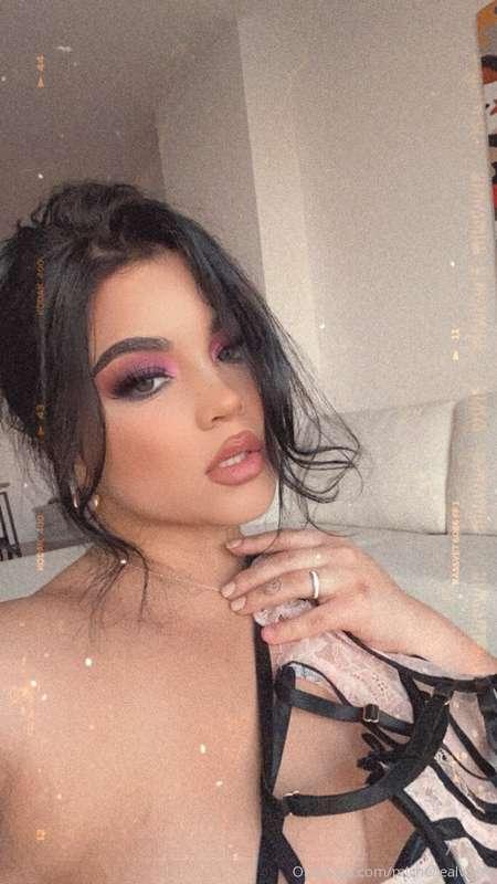 Good morning loves of my life 💘 I hope everyone is having a ..