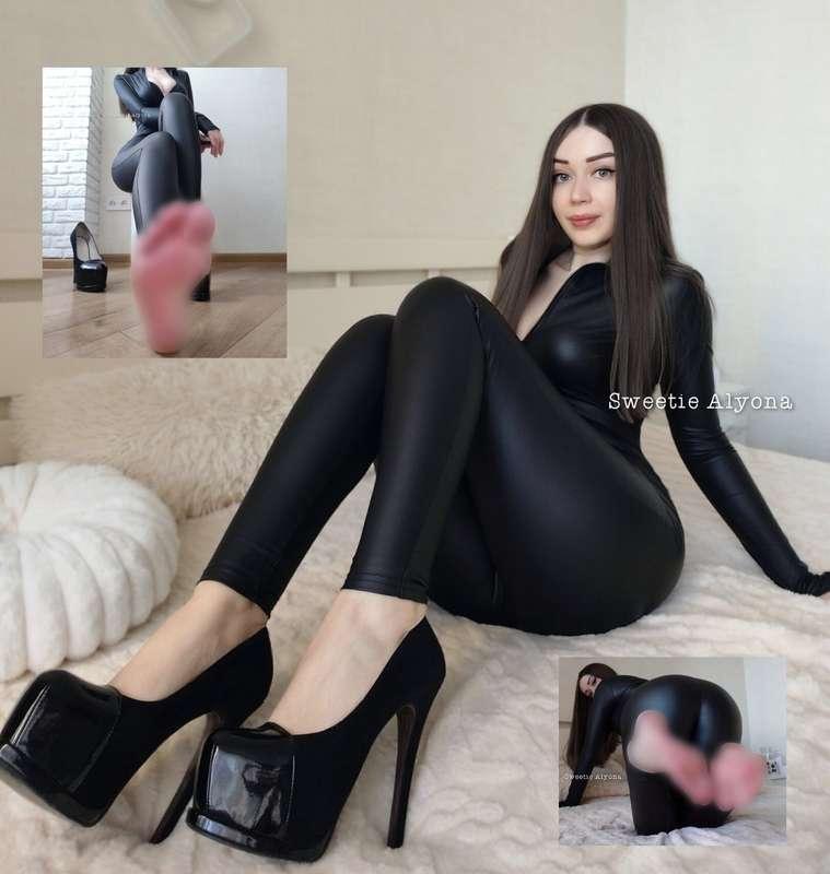Heels & feet worship content 👠👣🧎40 pics ( 25 of which are ex..
