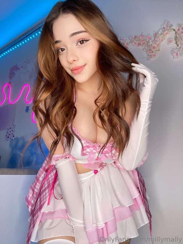 How well do you think you know me?🤭Unlock this video to find..