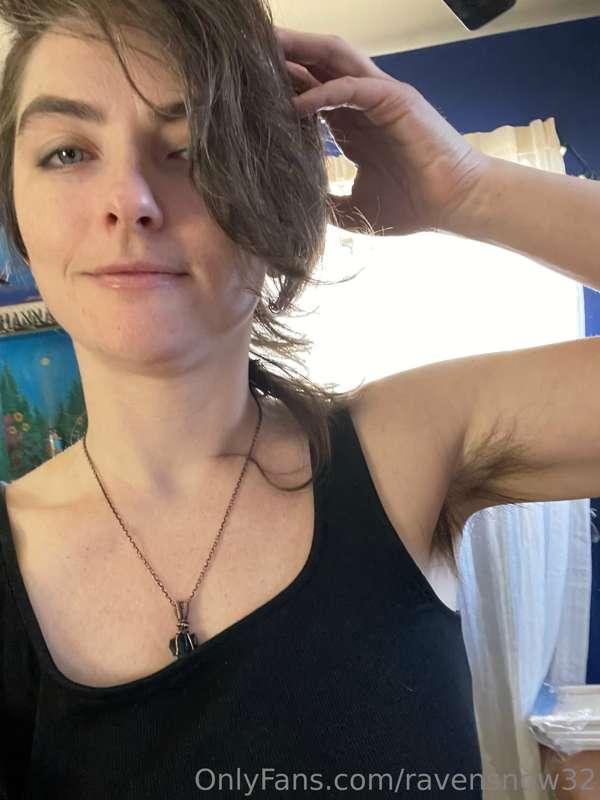 Just some cute armpit stuff 🥰

Happy Friday! ❤️🎄🥳
