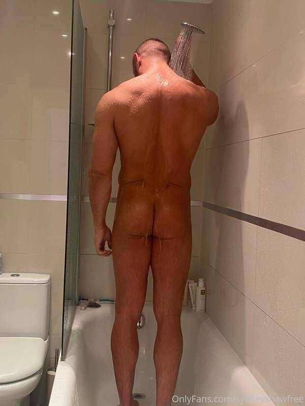 Morning 🚿😈 🍑