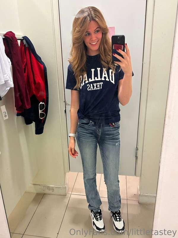 Getting naughty in the dressing room 😉