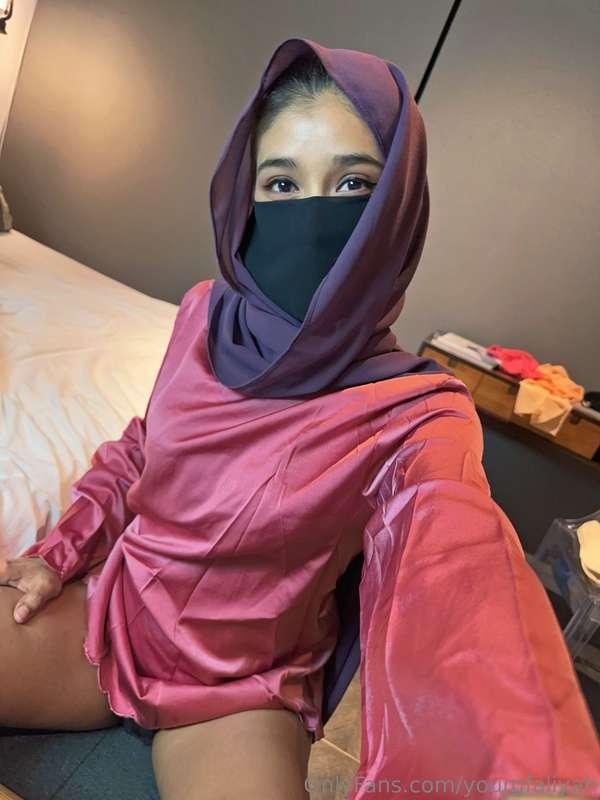 soft silk, hard intentions 😜