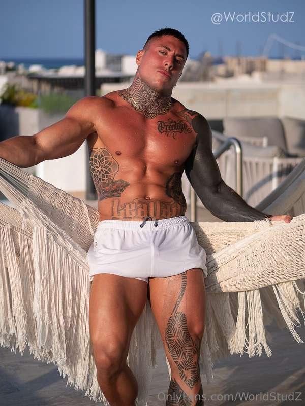 Long time I didn't post any photos  Tattooed hunk Prohibido ..