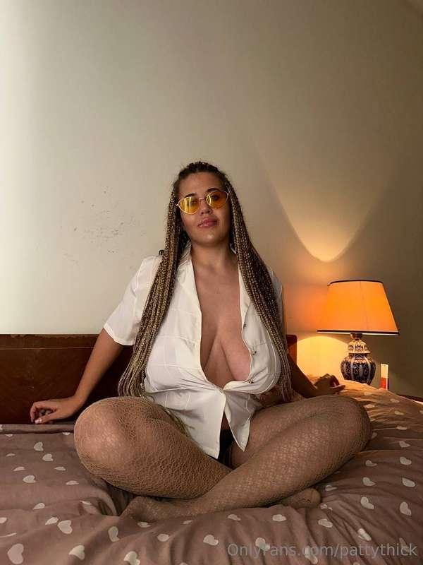 i want you in bed with me 🥵 would u join me? 👅