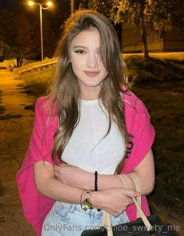 I like evening walks in the park, don't you? 🌰 ❤️