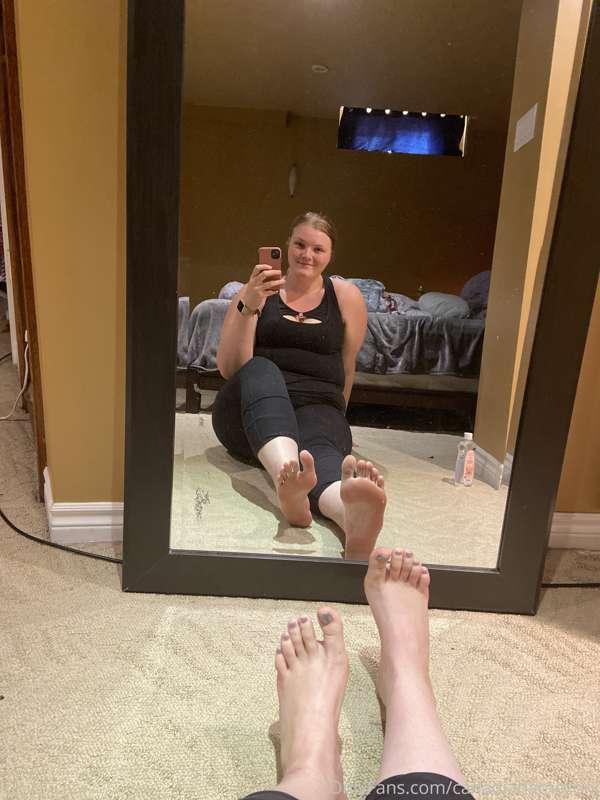 Post gym oiled feet 😉