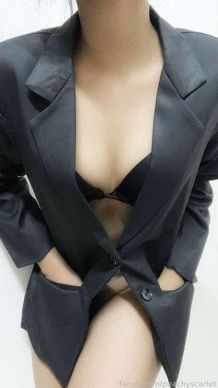 peachyscarlet image #3