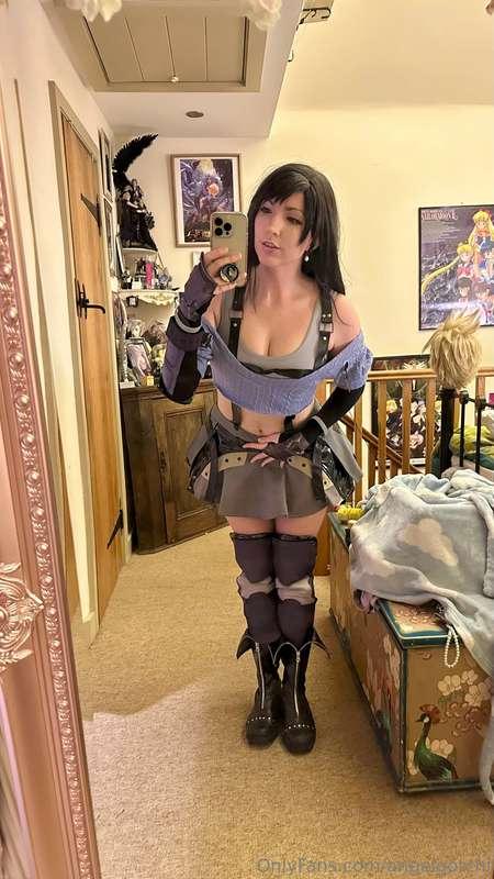So, unbelievably, sometimes I cosplay more than just Cloud. ..
