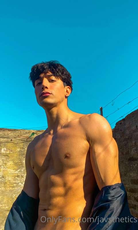 In my country it is winter and I still get undressed hahaha ..